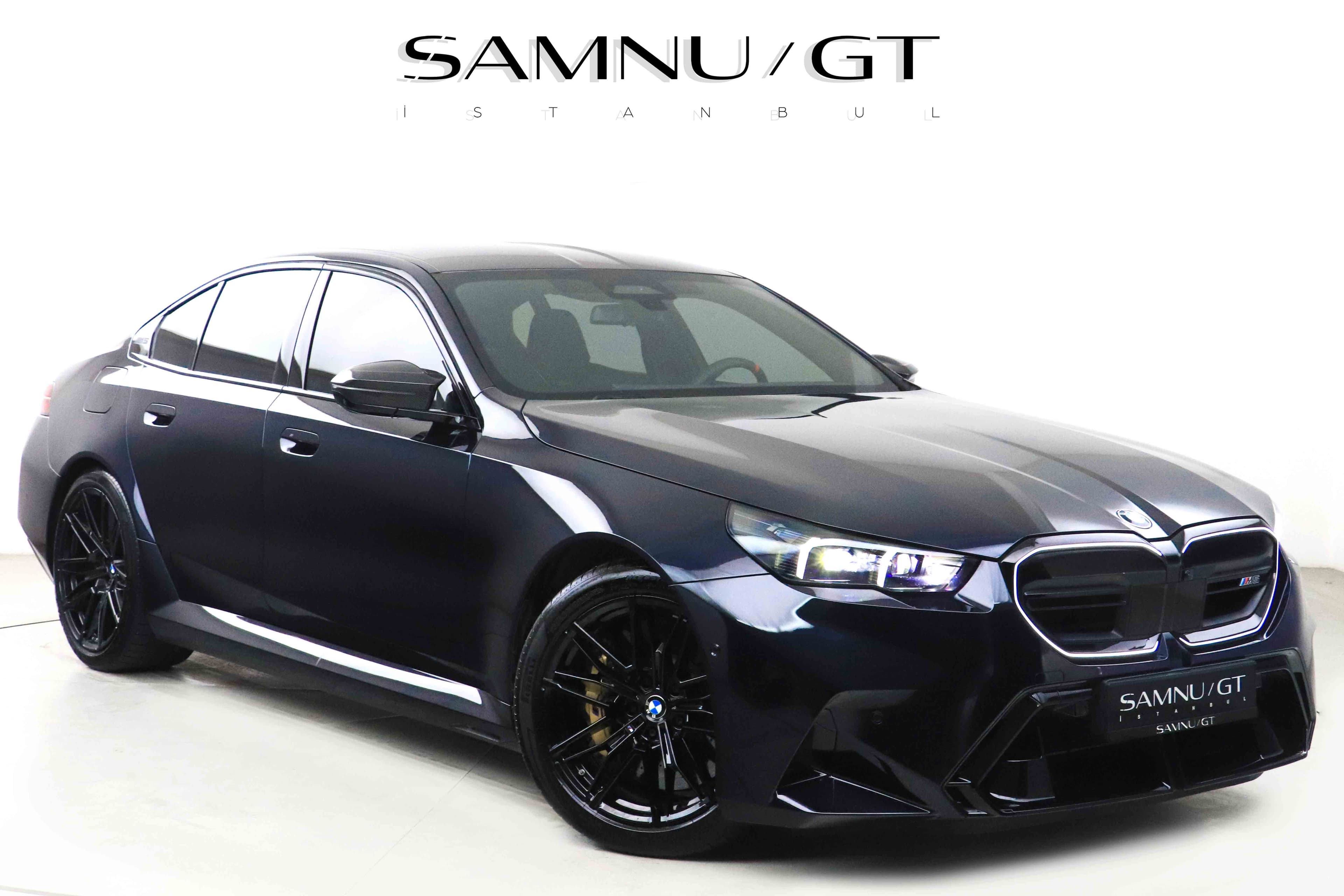 2025 BMW M5