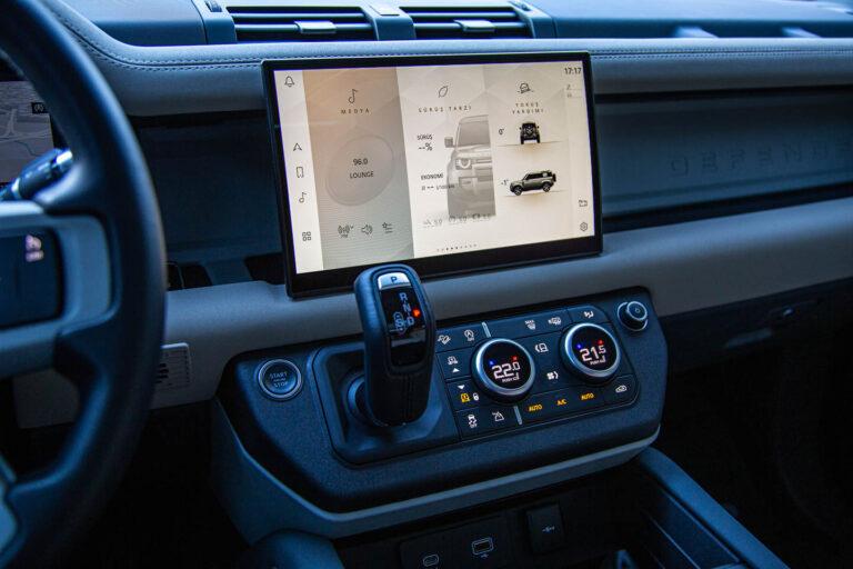 2021 Land Rover Defender-21