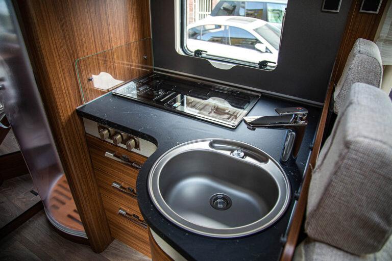 Mercedes-Benz Hymer B590 Karavan -25