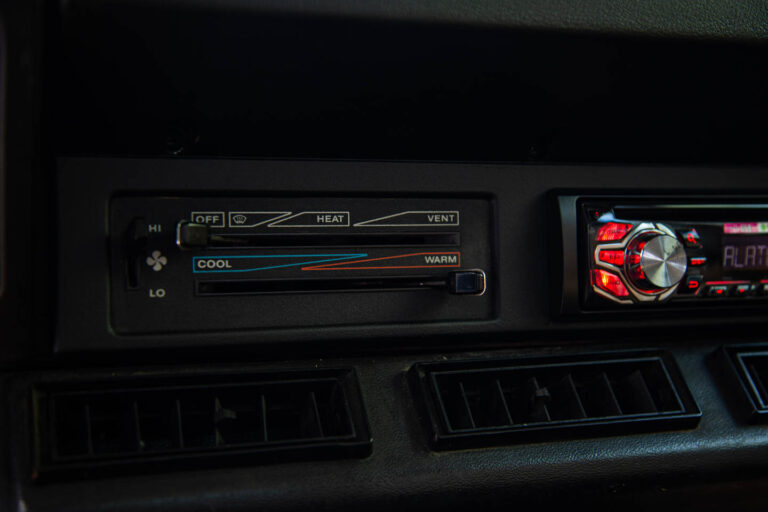 1987 Jeep Wrangler YJ -13