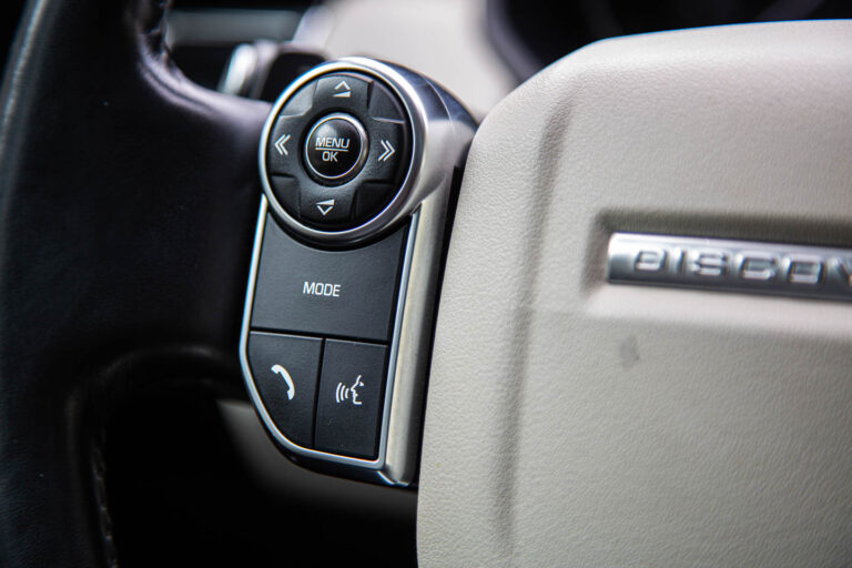 Land Rover Discovery HSE -25