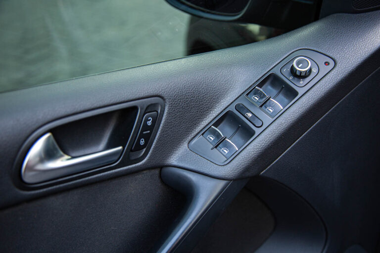 2011 Volkswagen Tiguan S&S -15