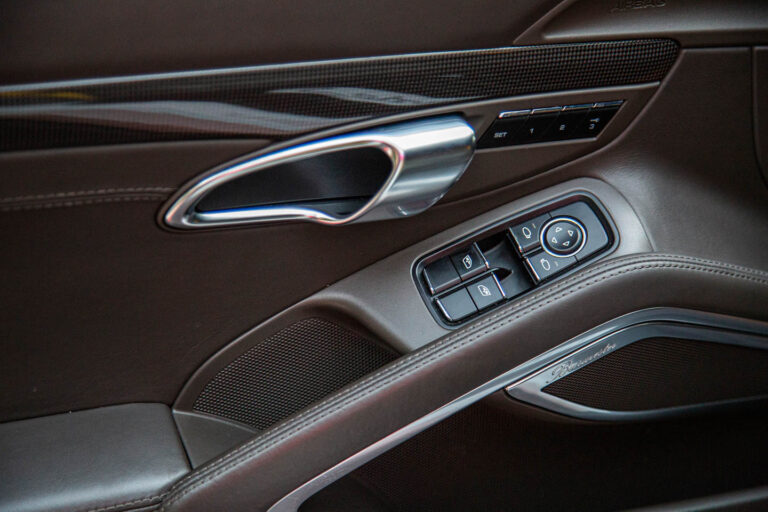 2013 Porsche 911 Turbo S -13