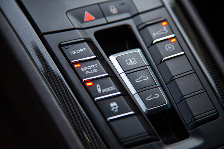 2013 Porsche 911 Turbo S -17