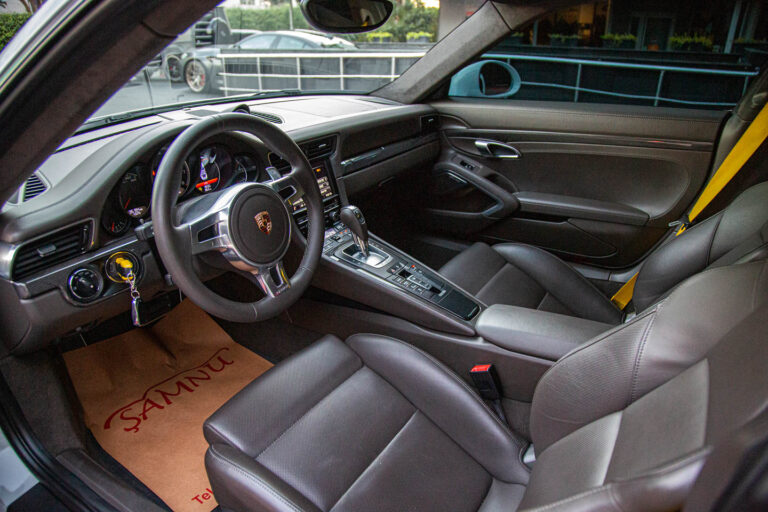 2013 Porsche 911 Turbo S -9