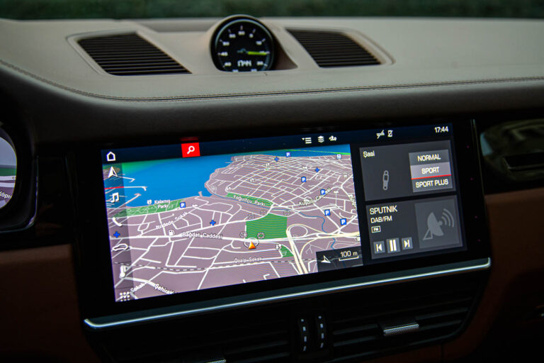 2021 Porsche Cayenne Coupé E-Hybrid -21