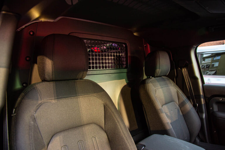 Land Rover Defender 2021 -14