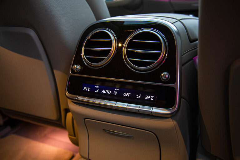 2015 Mercedes-Benz S63 AMG -12