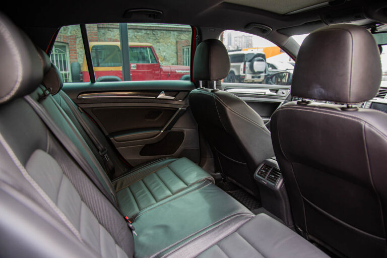 2016 VW Golf R 4Motion -11