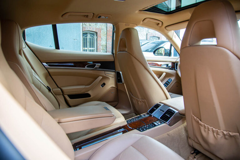 2012 Porsche Panamera 4 -11