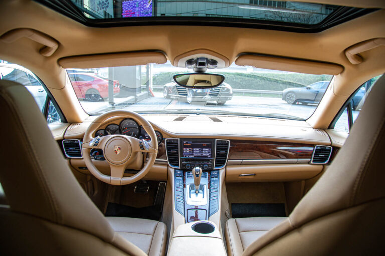 2012 Porsche Panamera 4 -13