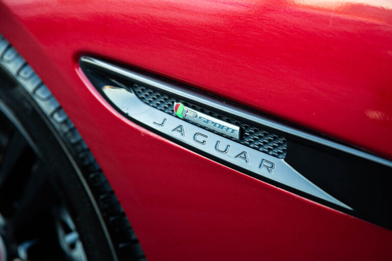 2016 Jaguar XE R-Sport -15