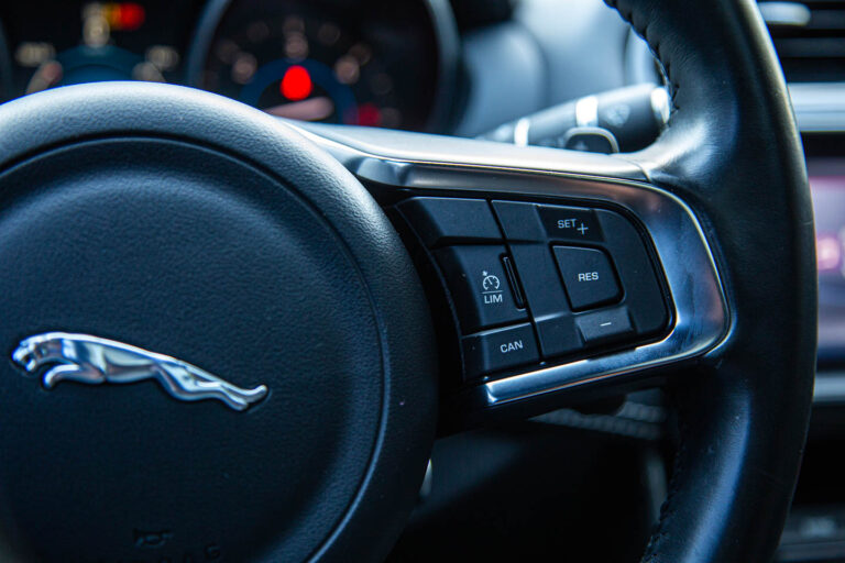 2016 Jaguar XE R-Sport -24