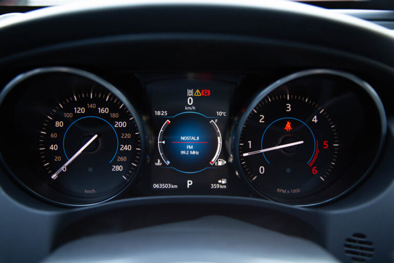 2016 Jaguar XE R-Sport -25