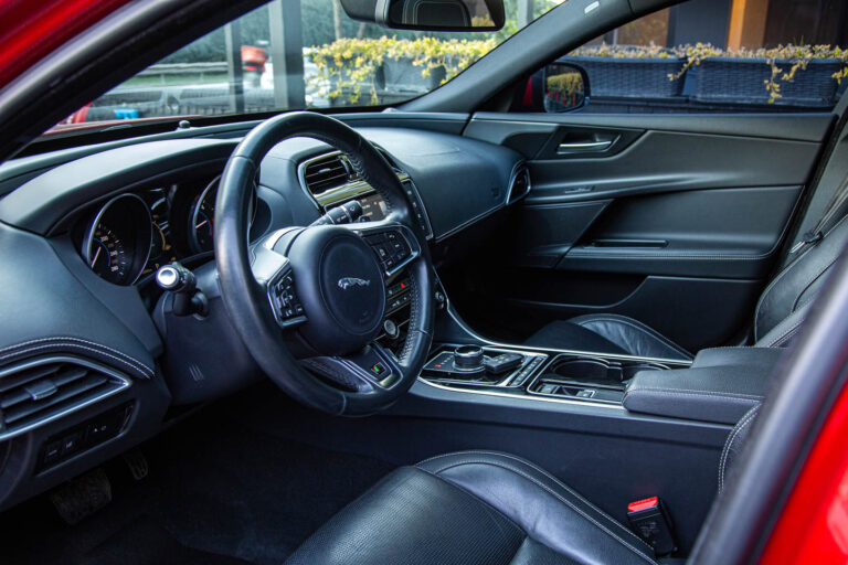 2016 Jaguar XE R-Sport -9