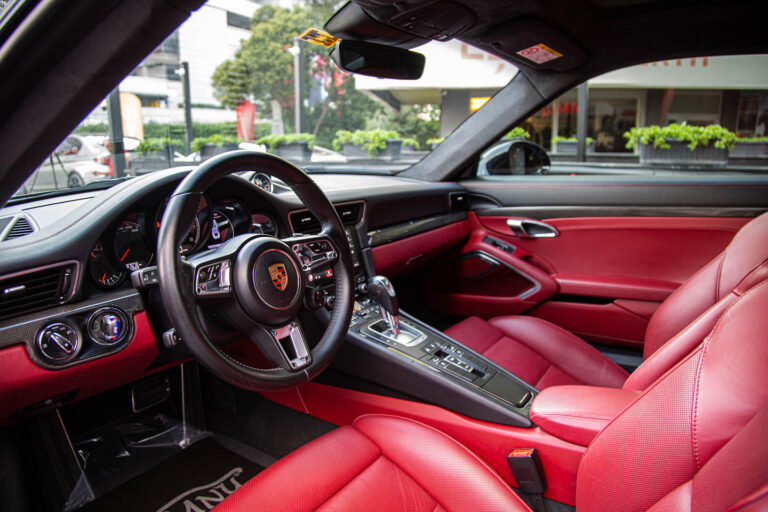 2016 Porsche 911 Turbo S -10