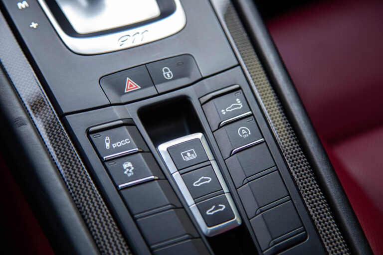 2016 Porsche 911 Turbo S -25