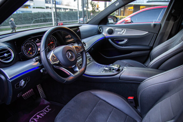 2017 Mercedes-Benz E180 AMG 9G -9