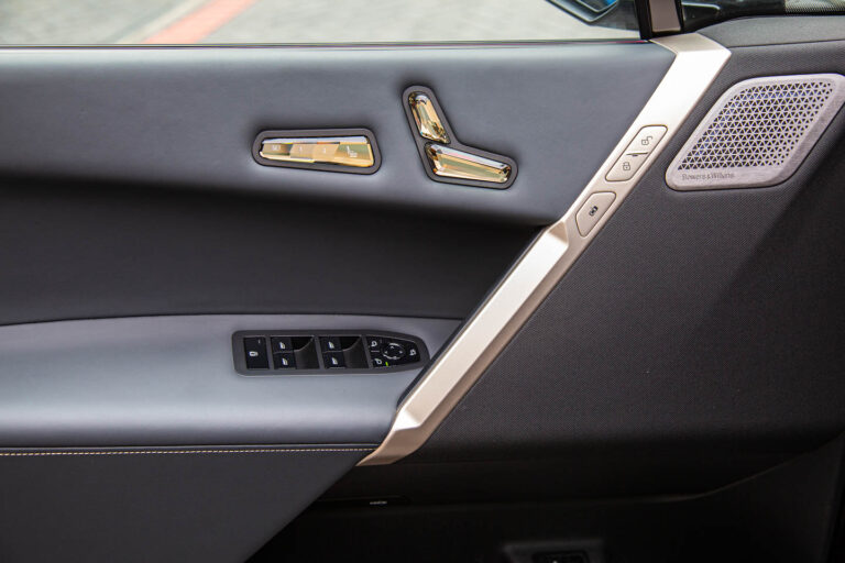 2022 BMW iX xDrive50 -17