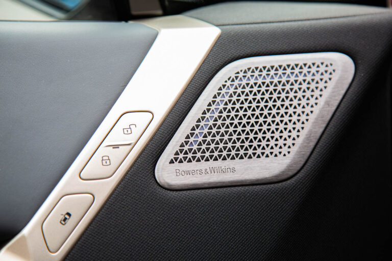 2022 BMW iX xDrive50 -19