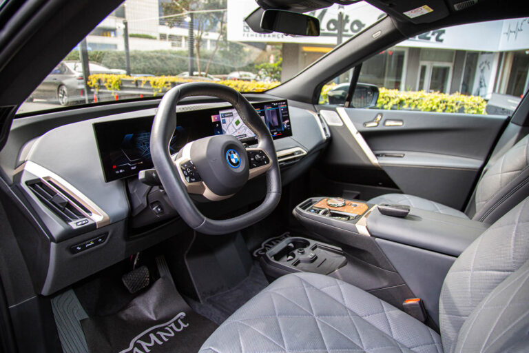 2022 BMW iX xDrive50 -9