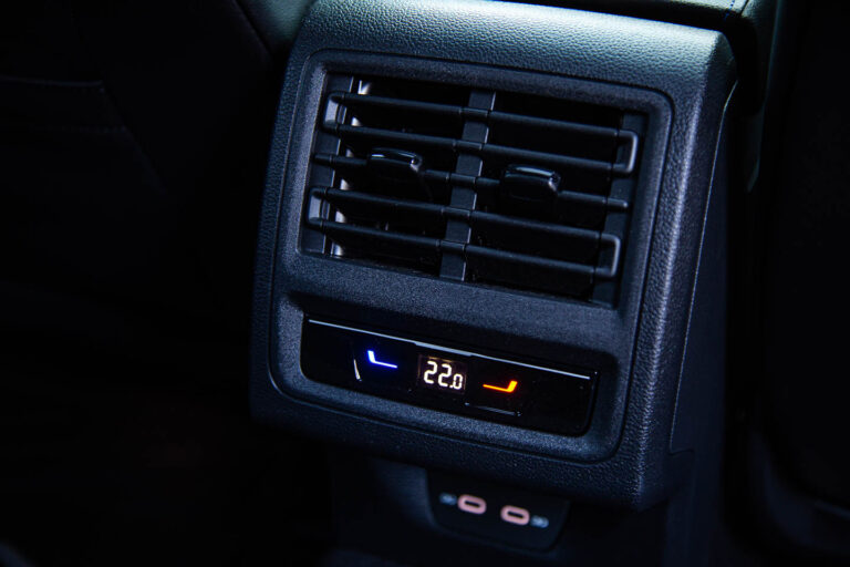 2022 VW Golf R 4Motion -12