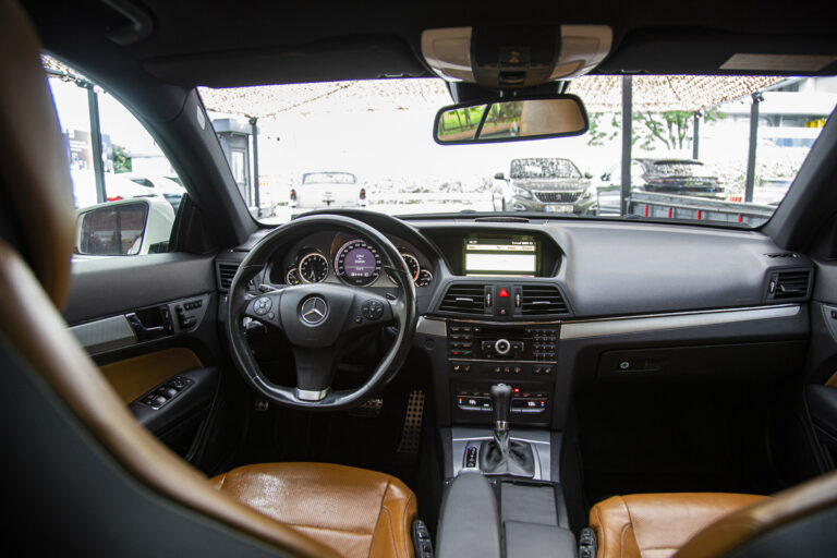 2010 Mercedes-Benz E250 Coupé CGI -15