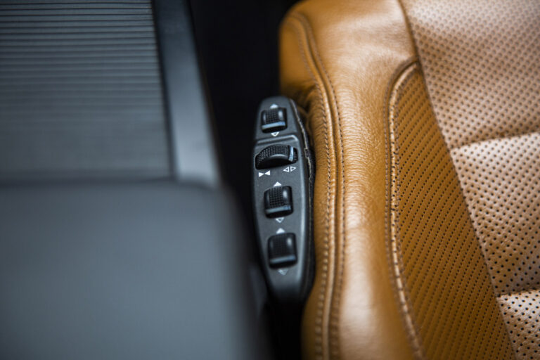 2010 Mercedes-Benz E250 Coupé CGI -16