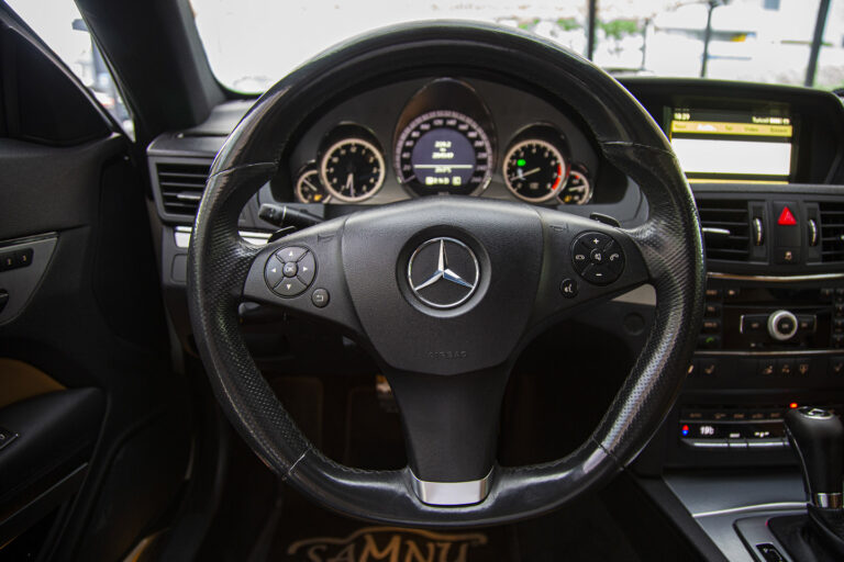 2010 Mercedes-Benz E250 Coupé CGI -17