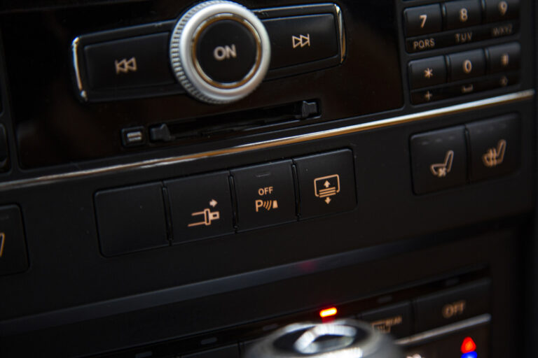 2010 Mercedes-Benz E250 Coupé CGI -19