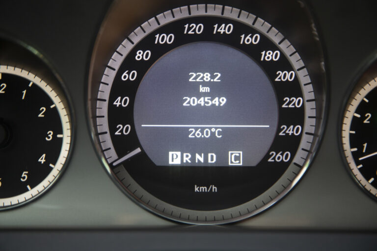 2010 Mercedes-Benz E250 Coupé CGI -20