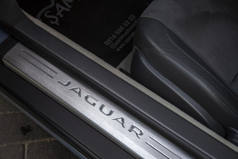 2013 Jaguar F-Type -14