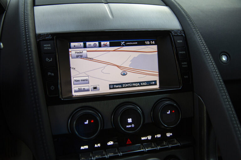 2013 Jaguar F-Type -19