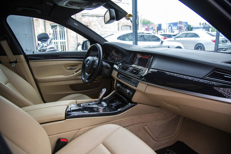 2016 BMW 5.20i Premium -13