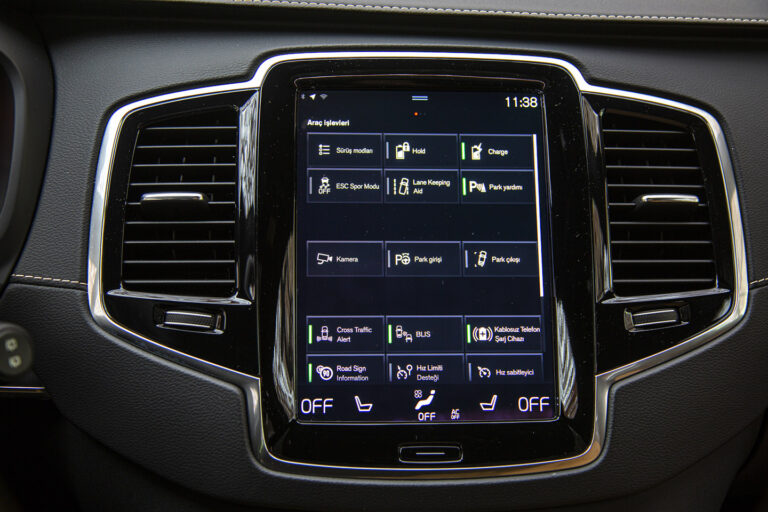 2022 Volvo XC90 T8 Recharge -25