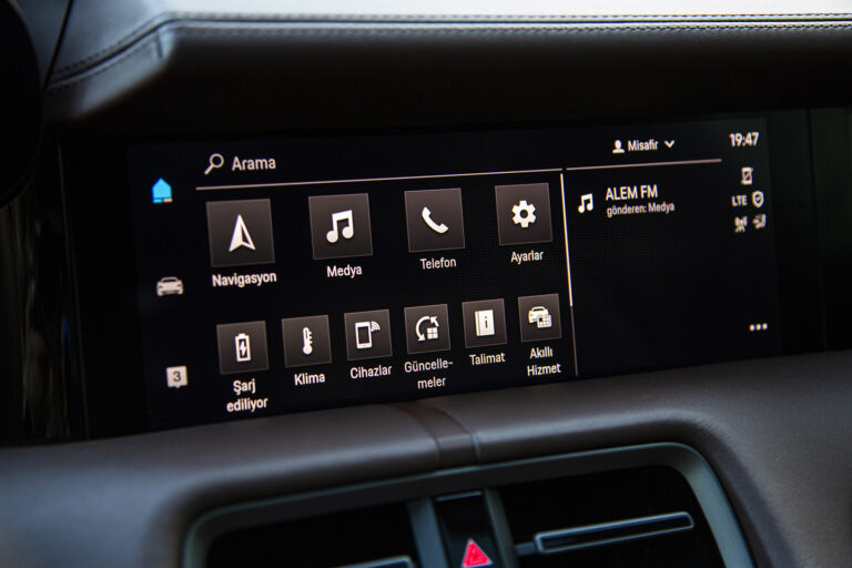 2021 Porsche Taycan -16