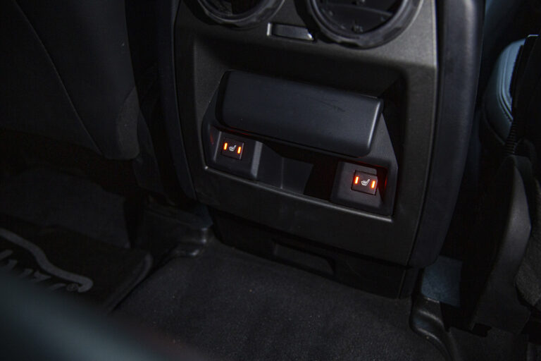 2016 Land Rover Discovery SDV6 HSE -12