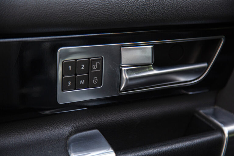 2016 Land Rover Discovery SDV6 HSE -16