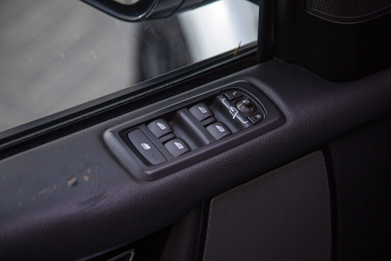 2016 Land Rover Discovery SDV6 HSE -17