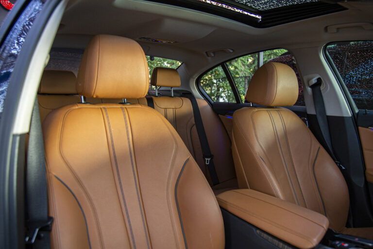 2019 BMW 5.20i Luxury Line -14