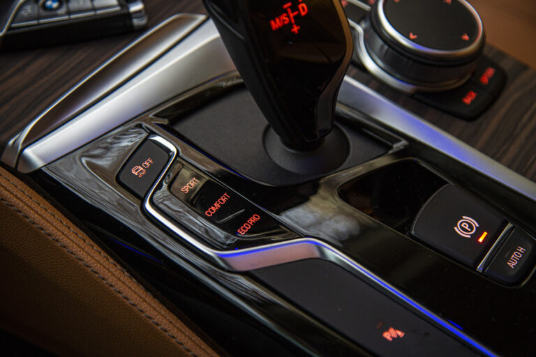 2019 BMW 5.20i Luxury Line -21