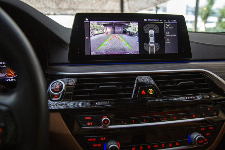 2019 BMW 5.20i Luxury Line -22