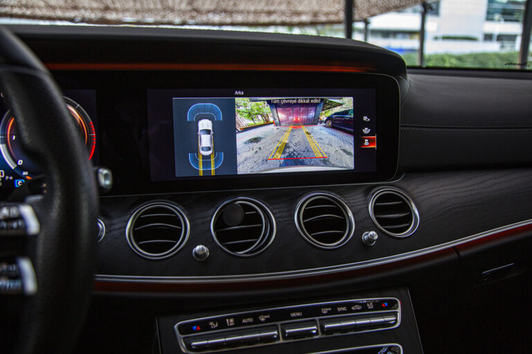 2020 Mercedes-Benz E200d AMG -23