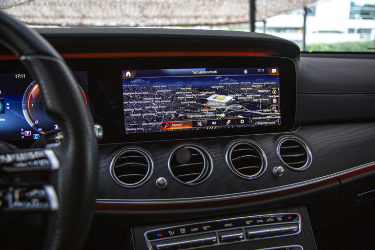 2020 Mercedes-Benz E200d AMG -24