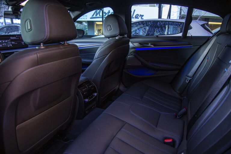 2020 BMW 5.30i xDrive Special Edition MSport -10