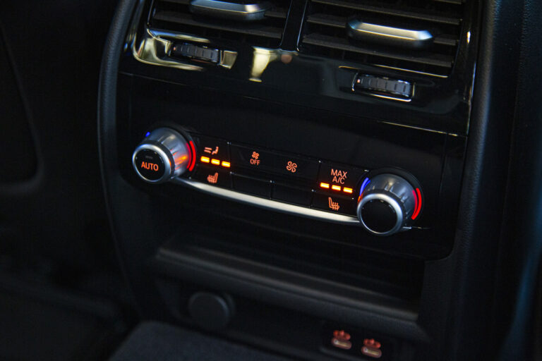 2020 BMW 5.30i xDrive Special Edition MSport -13