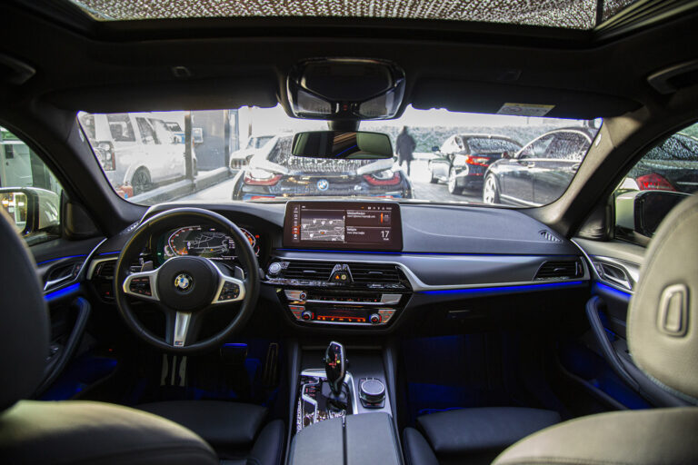 2020 BMW 5.30i xDrive Special Edition MSport -14