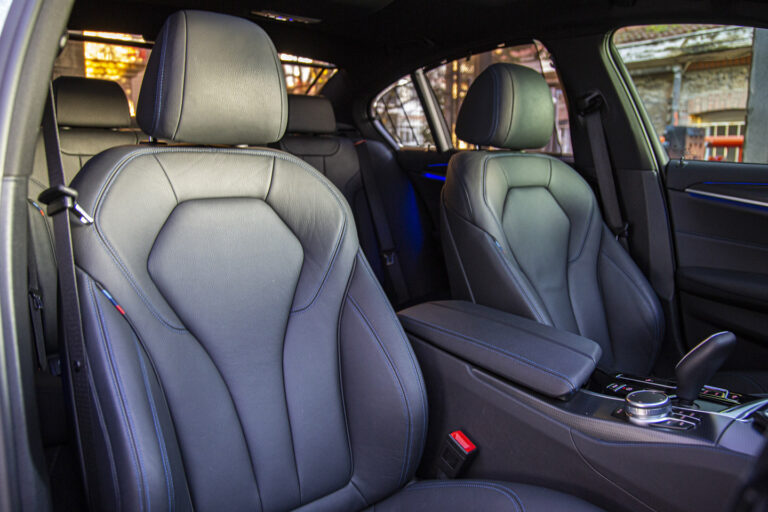 2020 BMW 5.30i xDrive Special Edition MSport -16