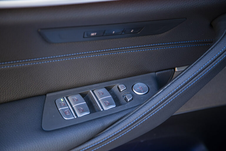 2020 BMW 5.30i xDrive Special Edition MSport -18