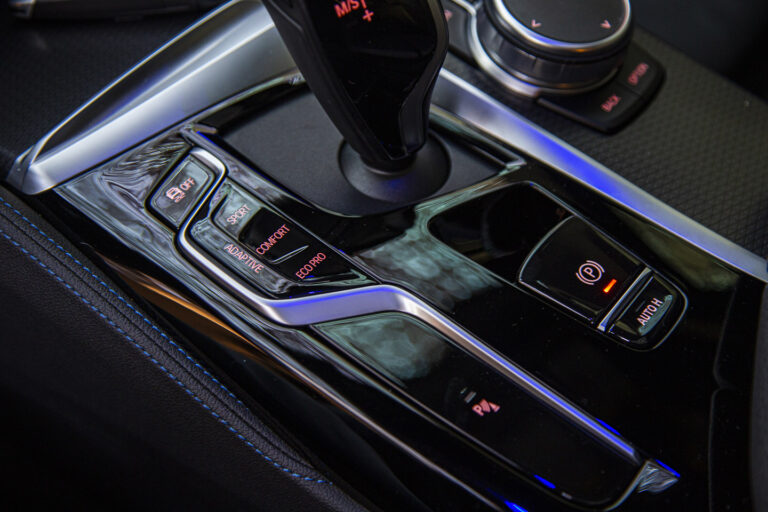 2020 BMW 5.30i xDrive Special Edition MSport -23